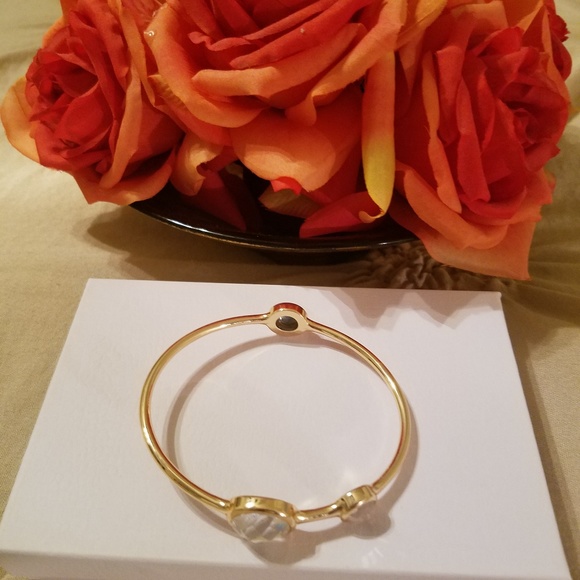 Gold bangle bracelet with crystals - Picture 2 of 5